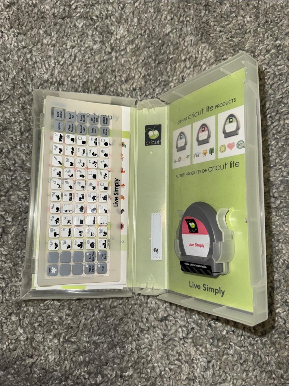 CRICUT Live Simply